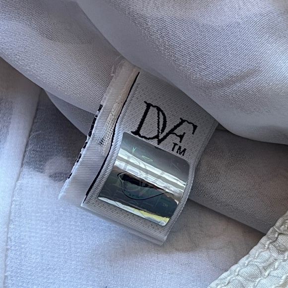 Diane von Furstenberg Floral Silk Shorts 2 - Picture 10 of 16